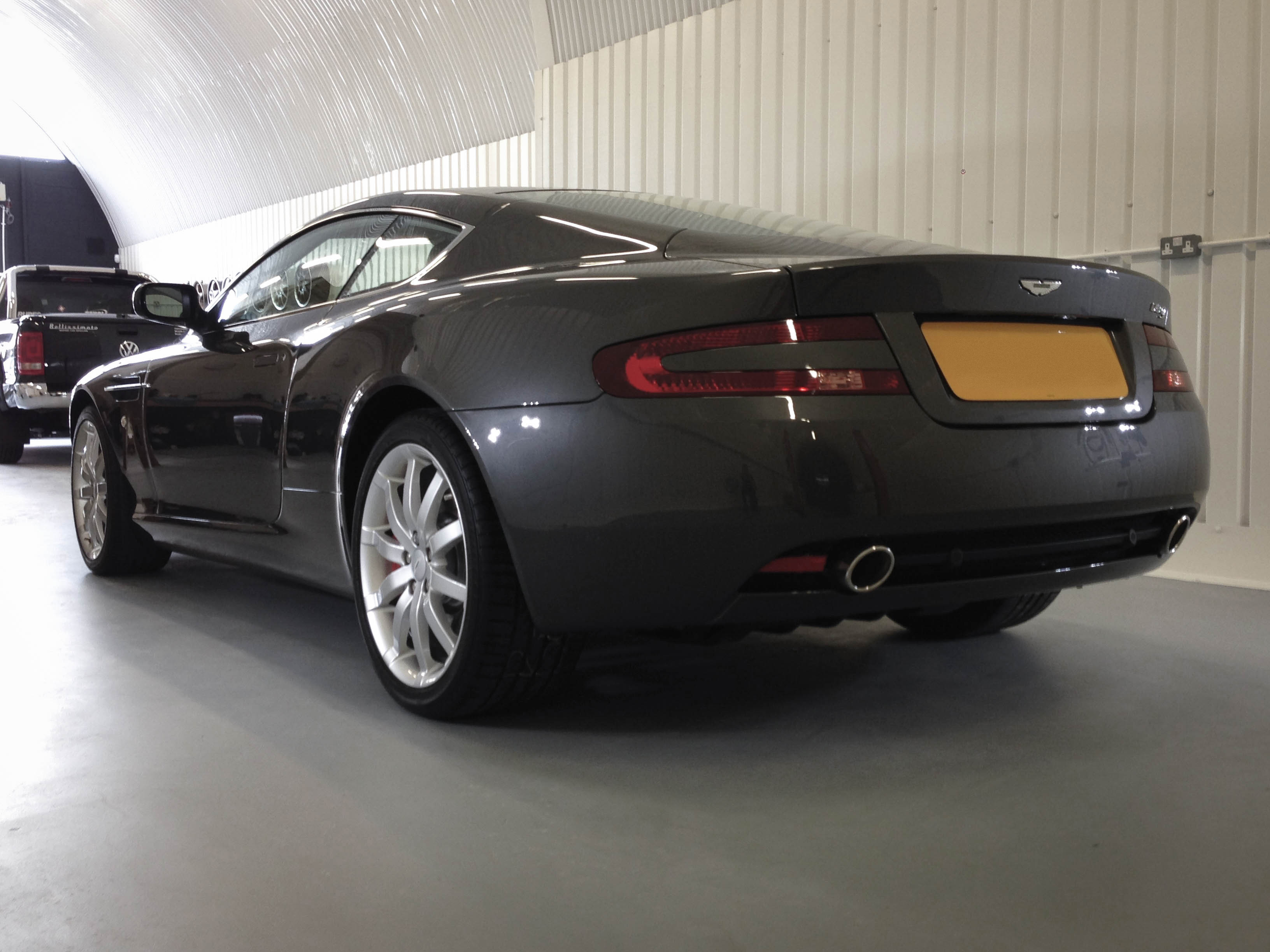 Aston Martin DB9 – Rear