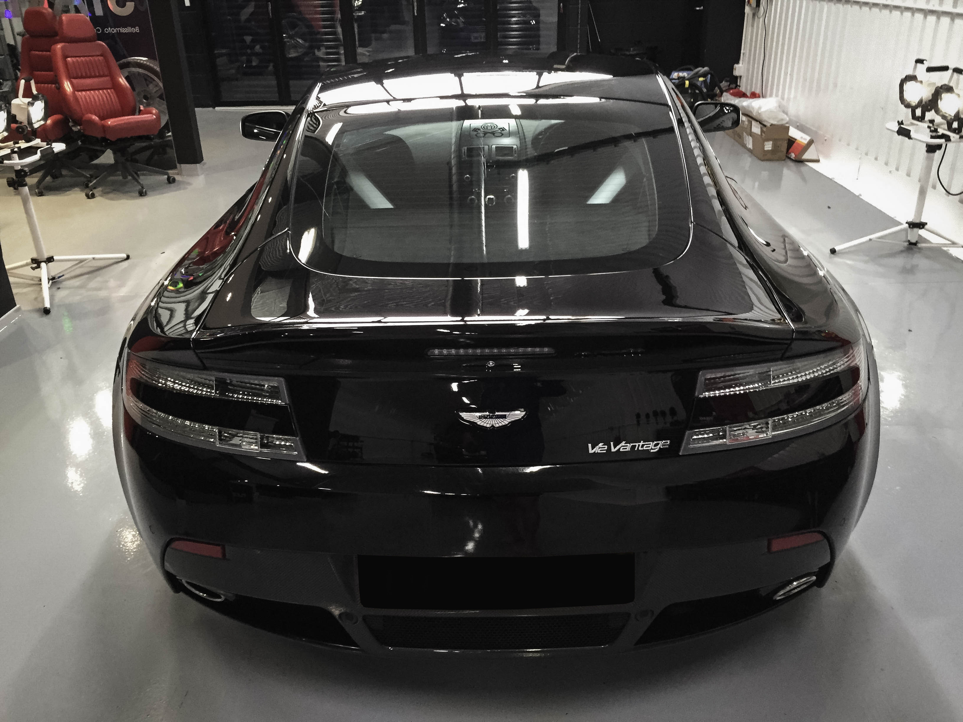 Aston Martin Vantage – Rear