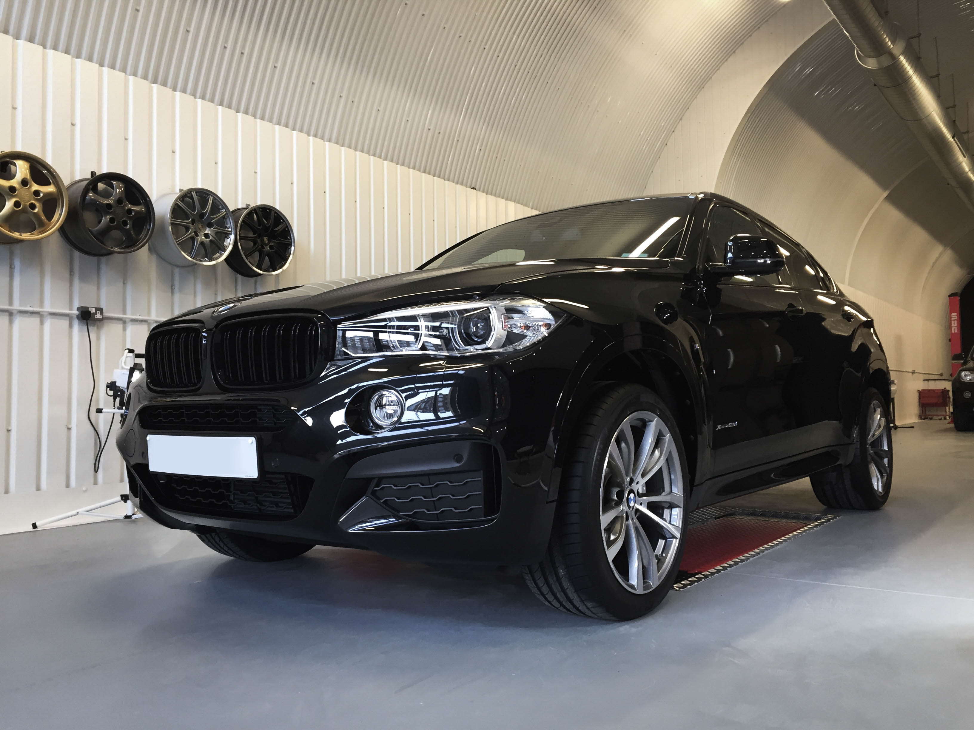 BMW X6 – Front passenger side