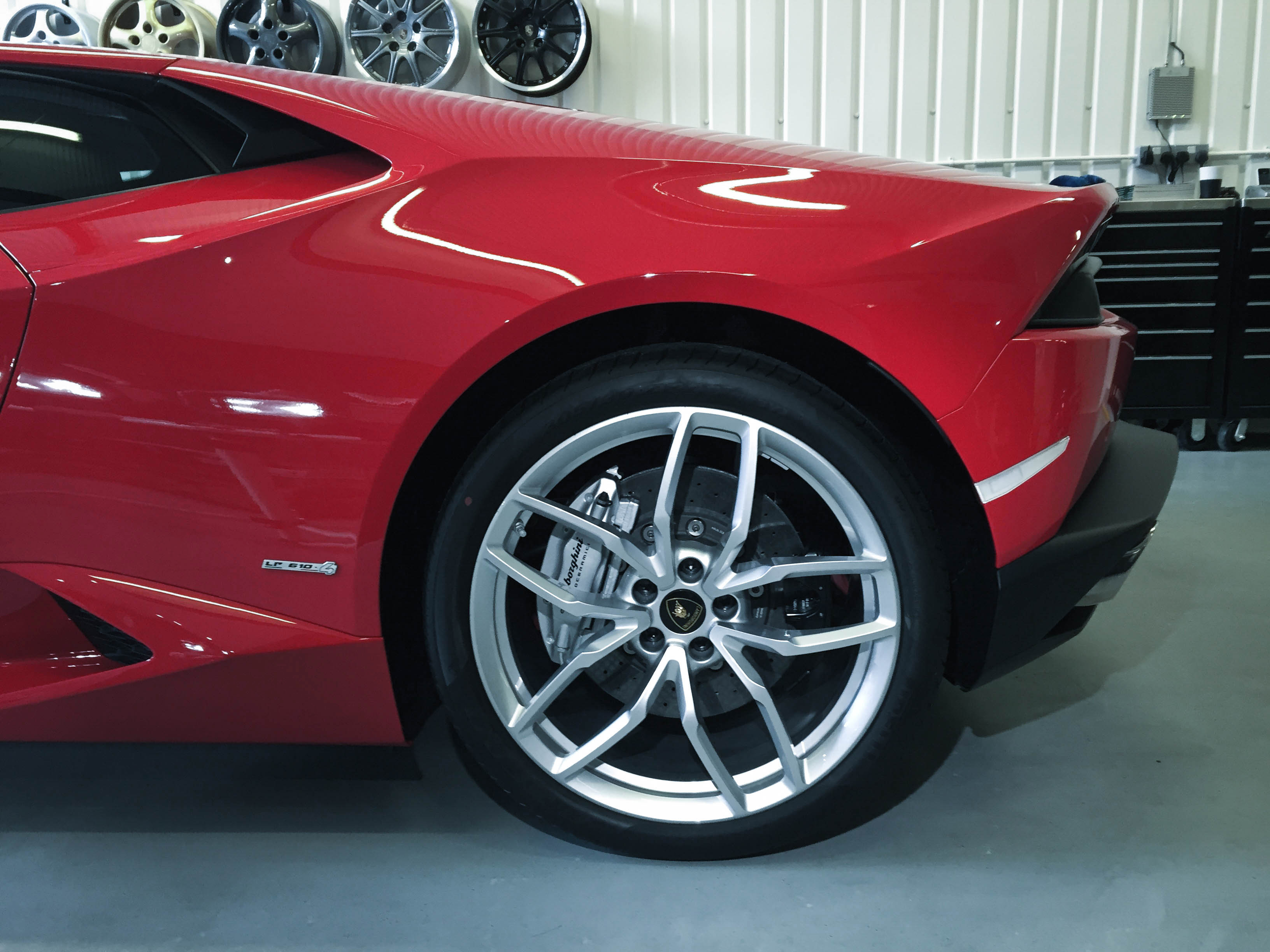 Lamborghini Huracan – Back Wheel