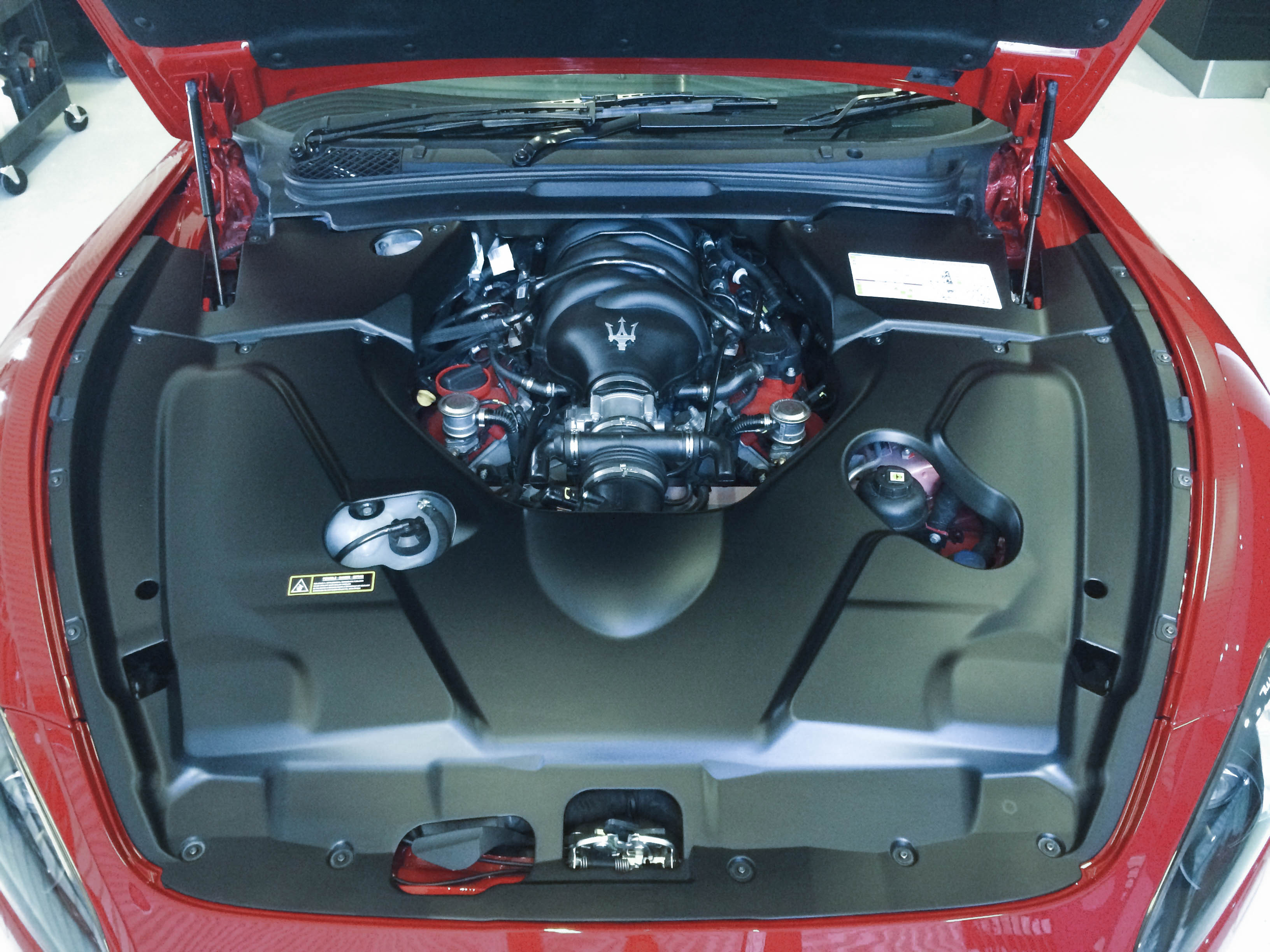 Maserati Gran Turismo – Engine detail