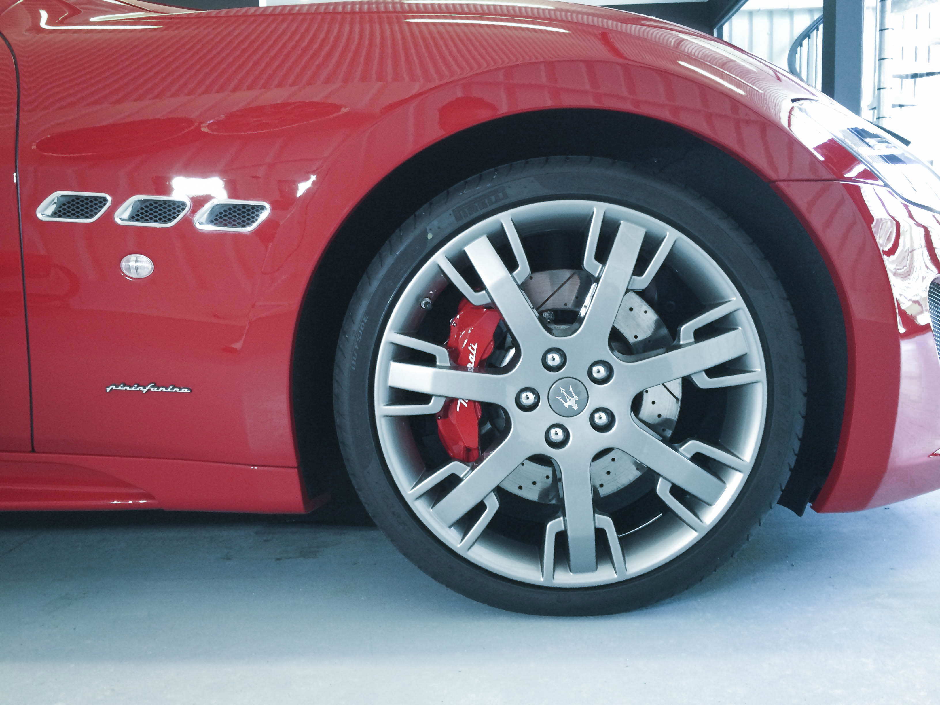 Maserati Gran Turismo – Front wheel