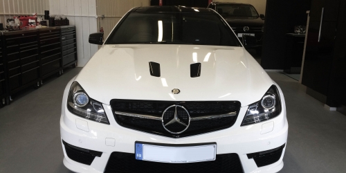 Mercedes C63 AMG (White) – Front