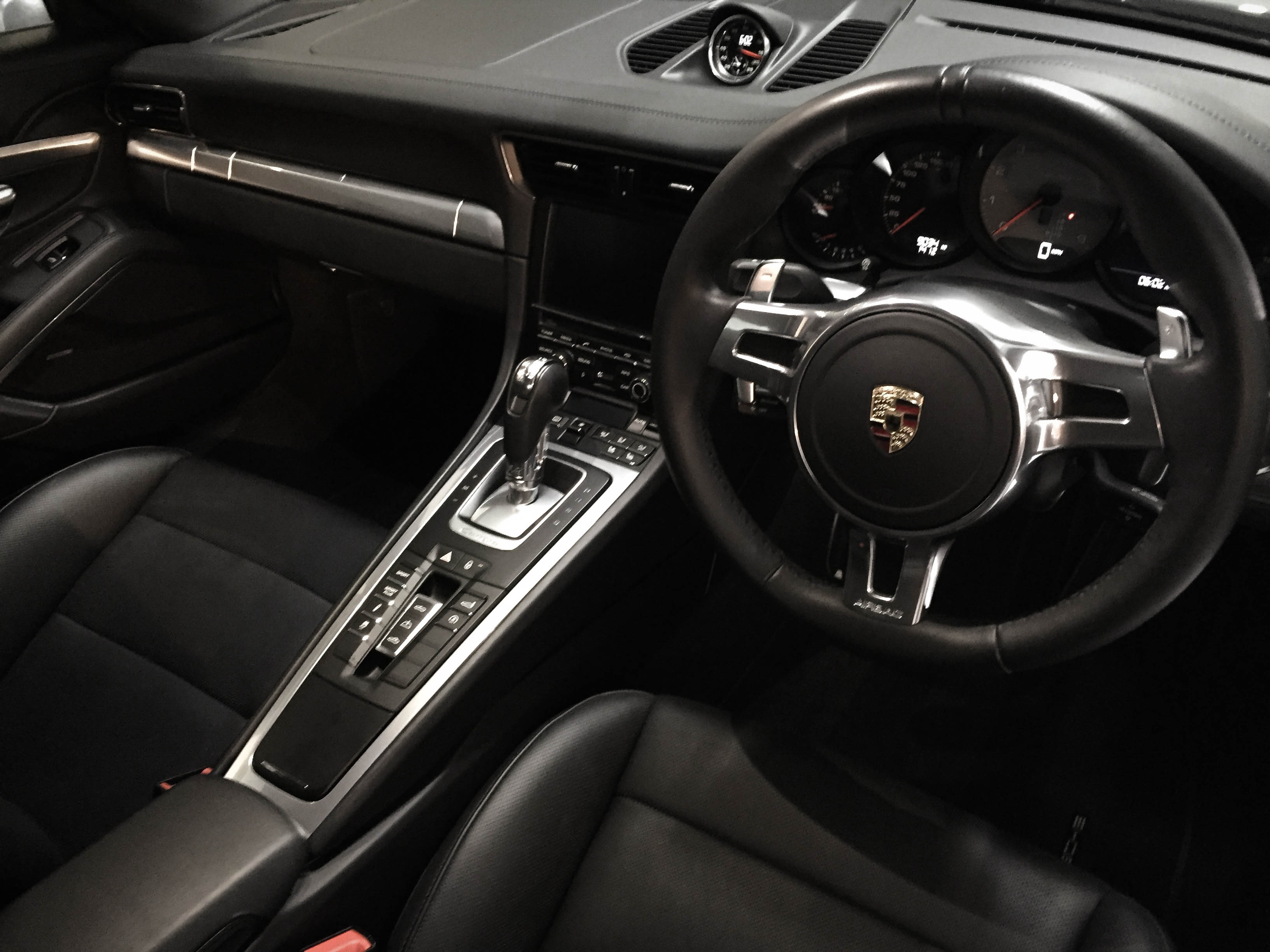 Porsche 911 Carrera – Interior