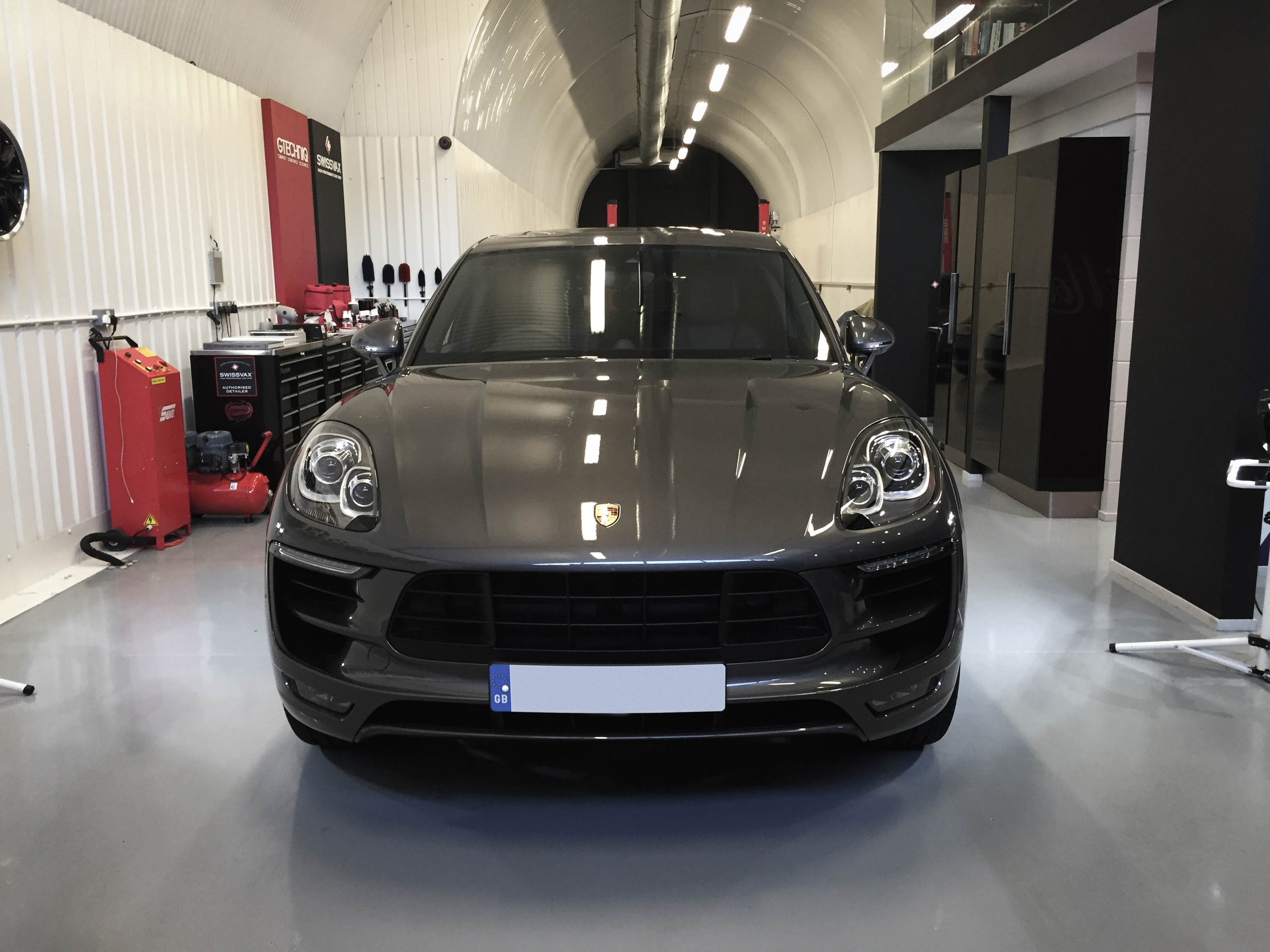 Porsche Macan GTS – Head on