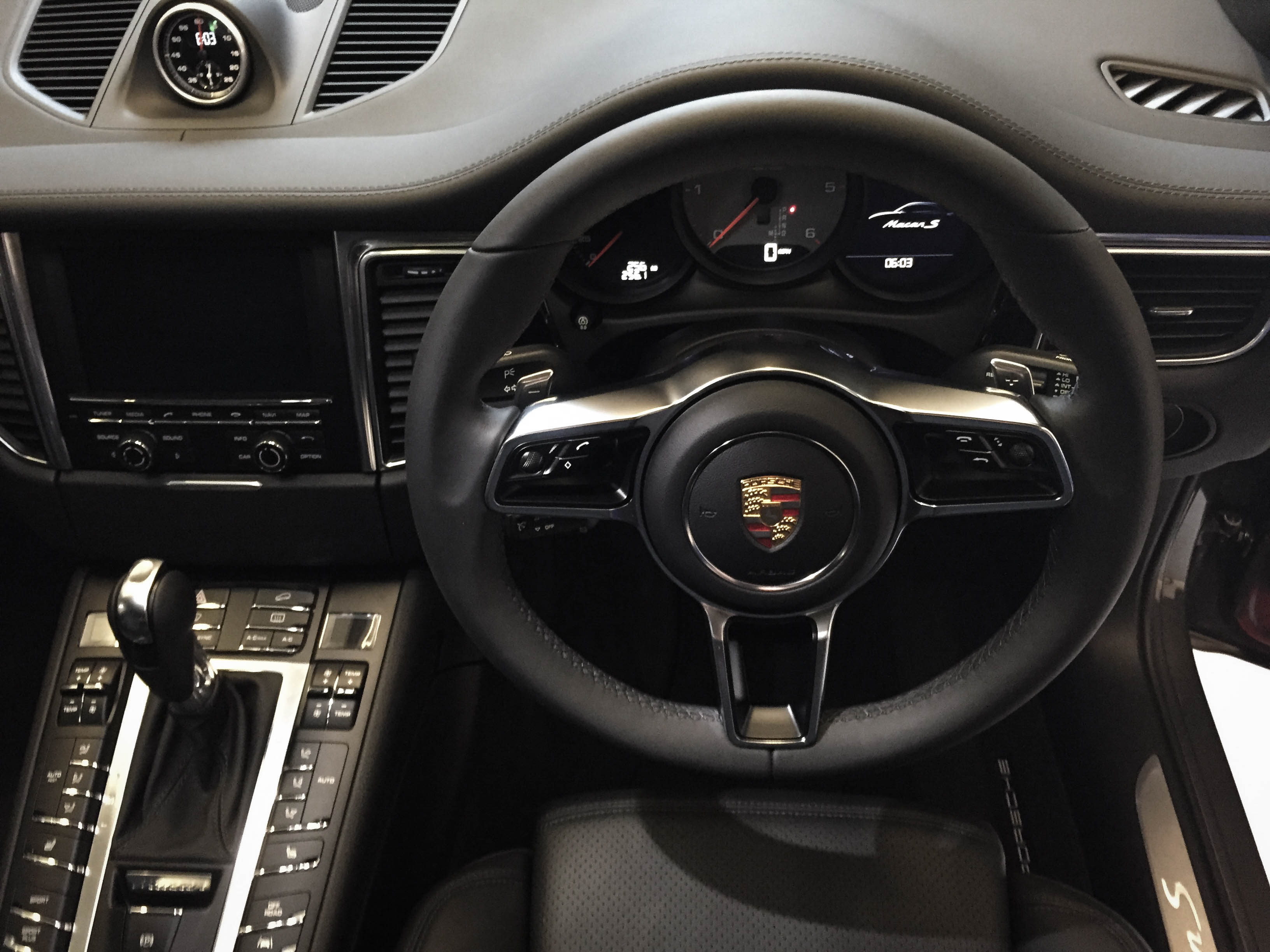 Porsche Macan GTS – Steering wheel