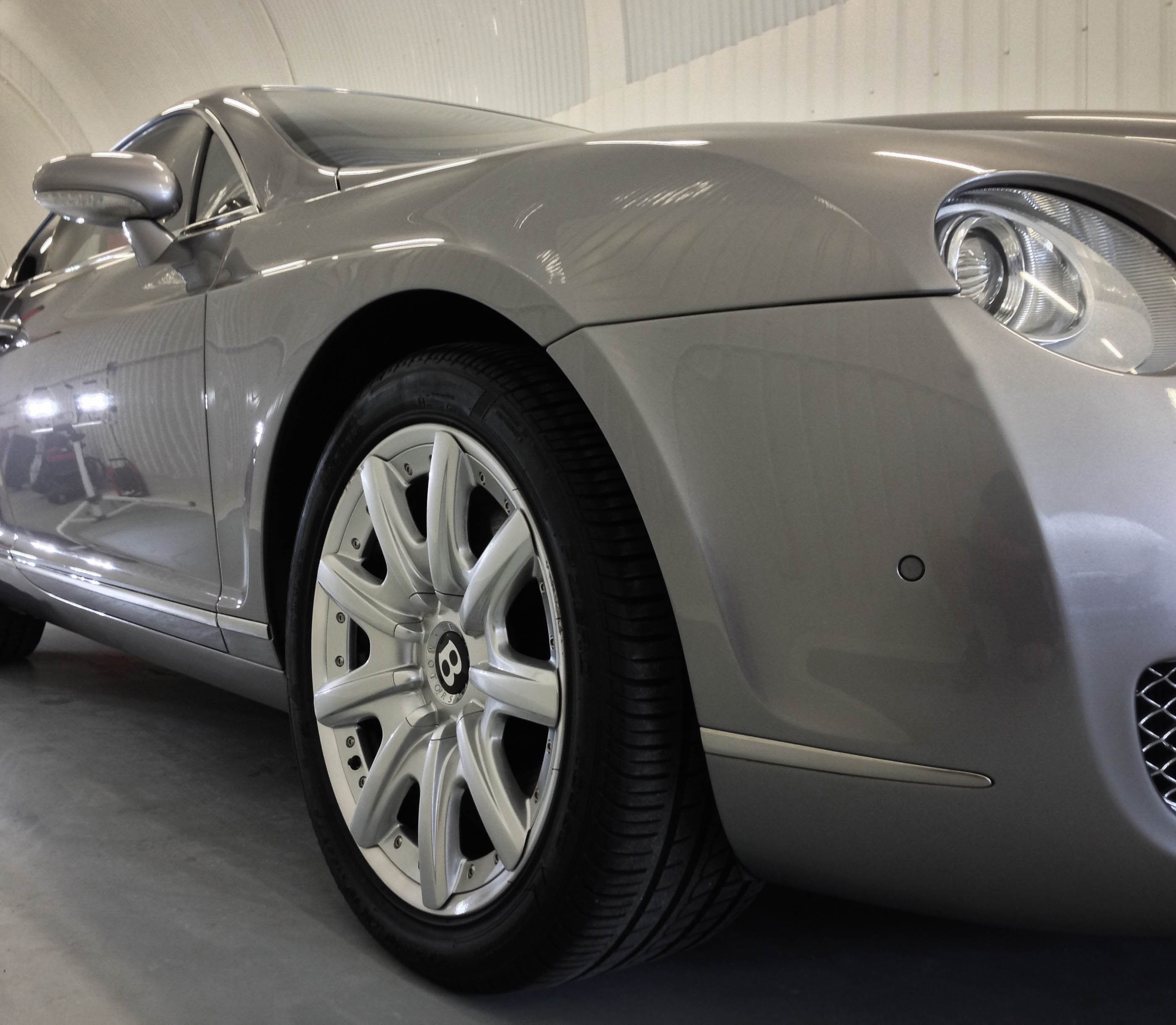 Bentley Continental 2 Door – Front wheel